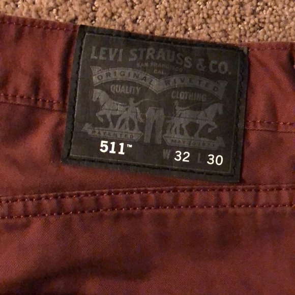 ✖️SOLD✖️32W 30L Plum Levi’s Jeans - Picture 2 of 3